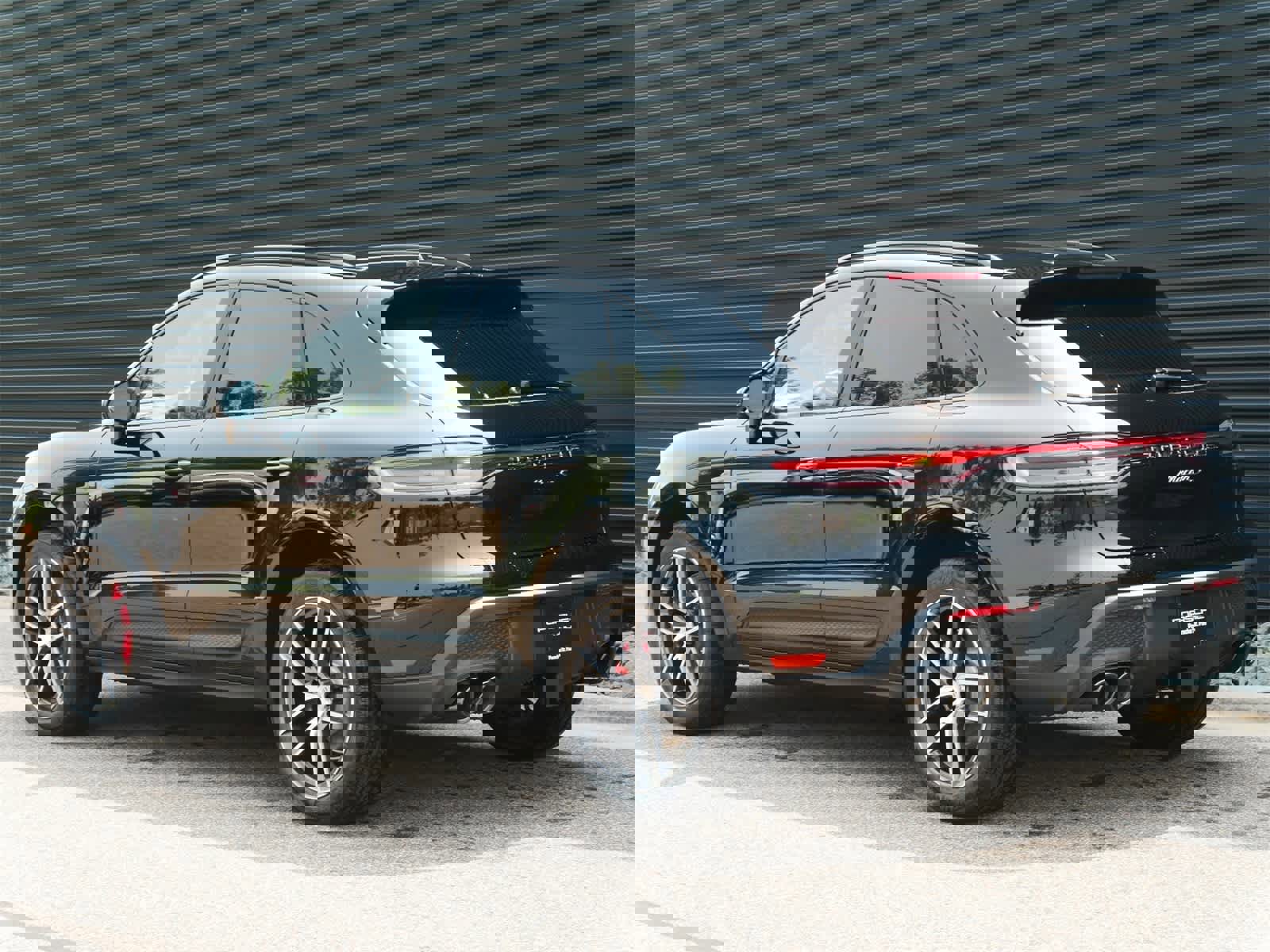 New 2025 Porsche Macan S image 3