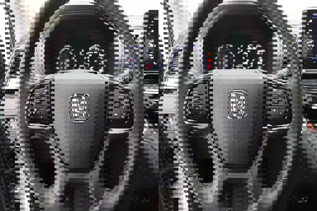 Used 2025 Honda Odyssey EX-L image 18