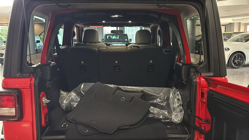 Used 2025 Jeep Wrangler Sport image 10