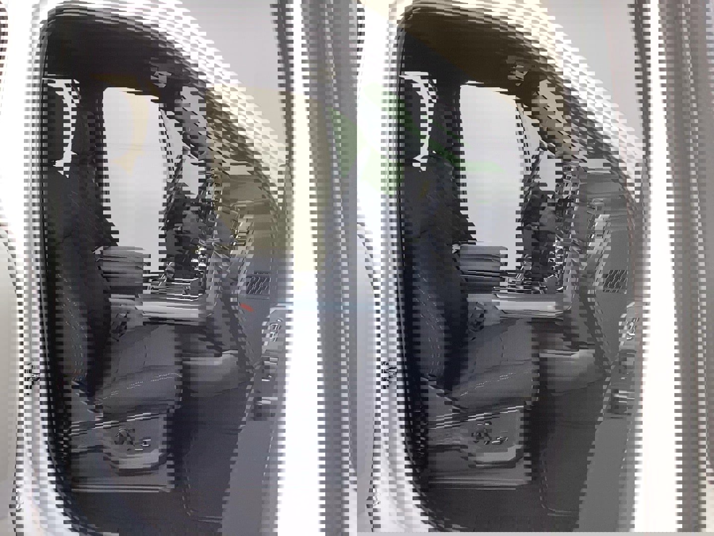 Used 2025 Ford F150 XLT w/ Equipment Group 302A MID image 8