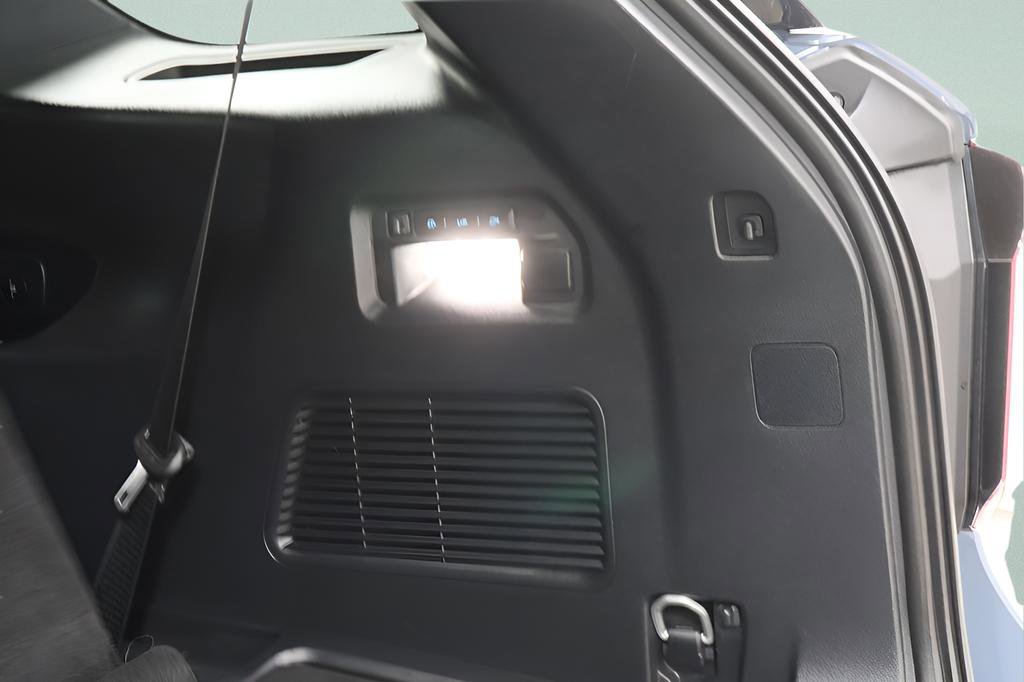 Used 2025 Ford Explorer ST image 32