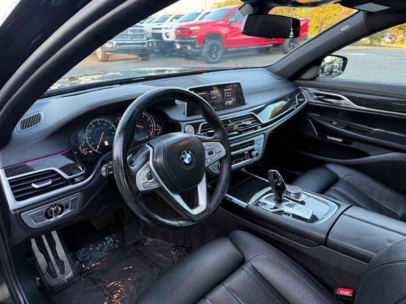 Used 2018 BMW 750i xDrive AWD/4WD image 37