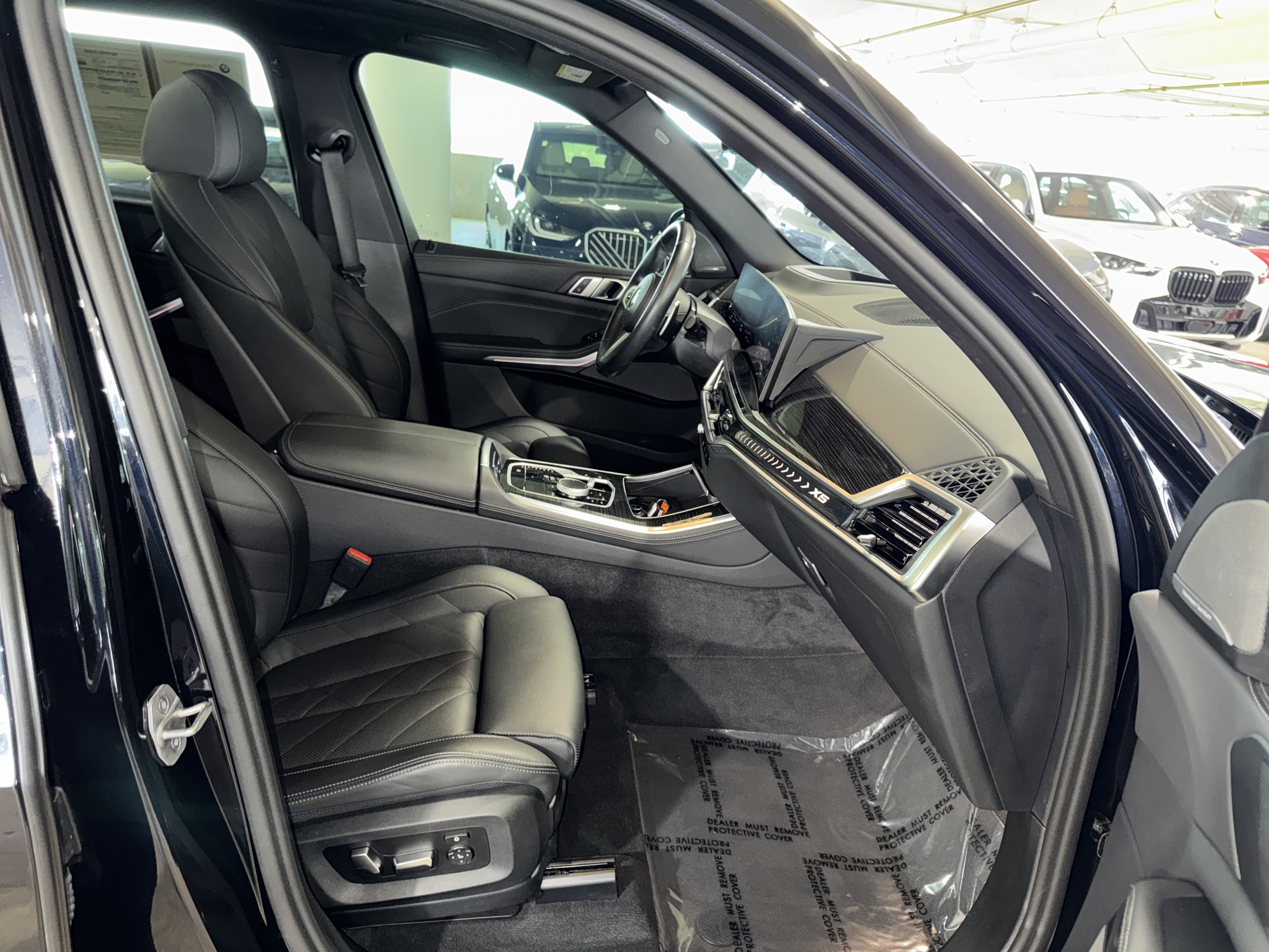 Used 2025 BMW X5 xDrive40i w/ M Sport Package AWD/4WD image 10