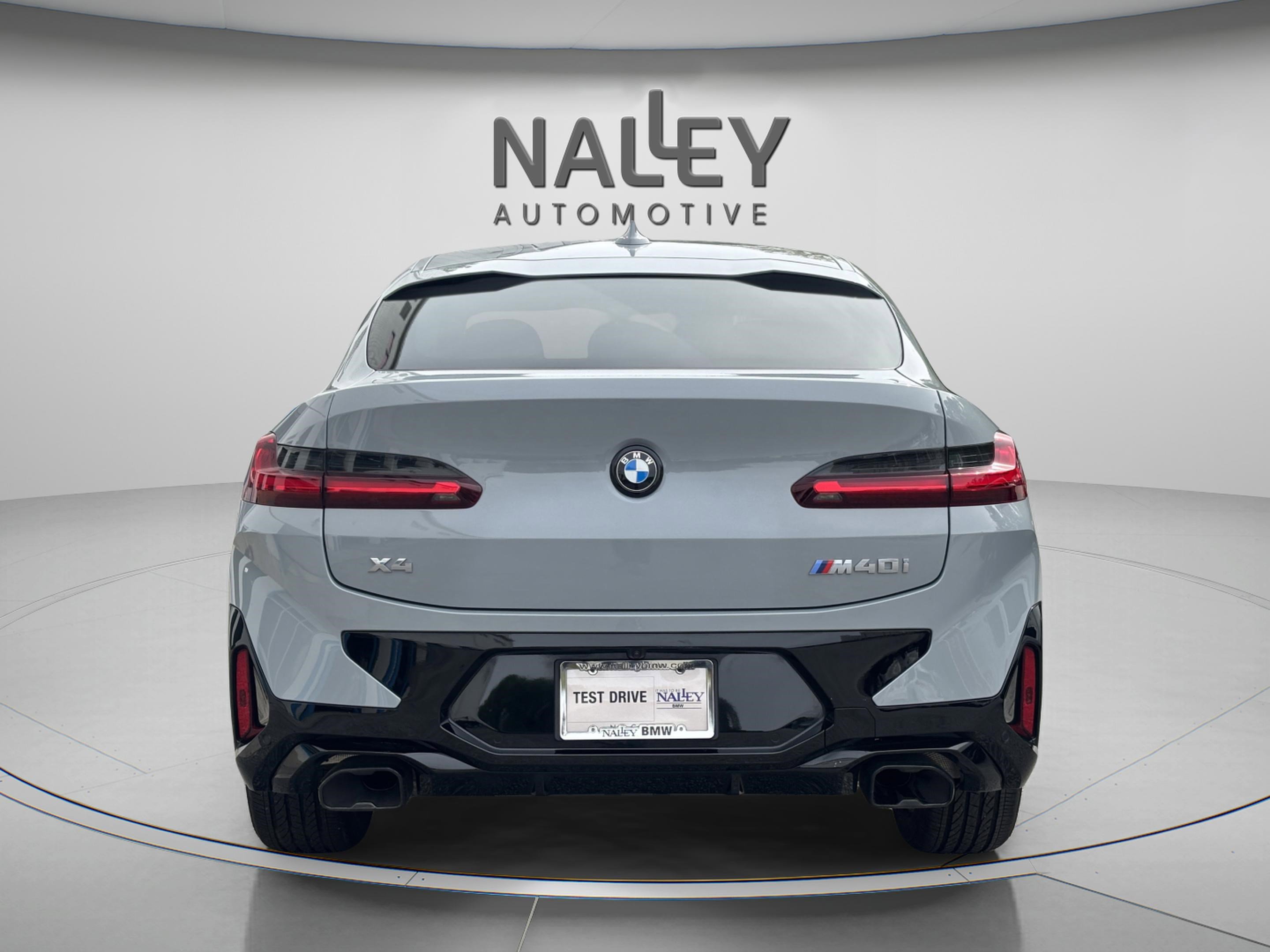 Used 2025 BMW X4 M40i w/ Premium Package image 3