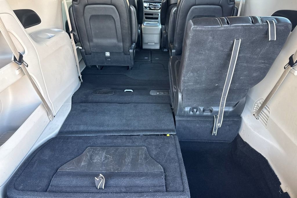 Used 2024 Chrysler Pacifica Touring-L image 22