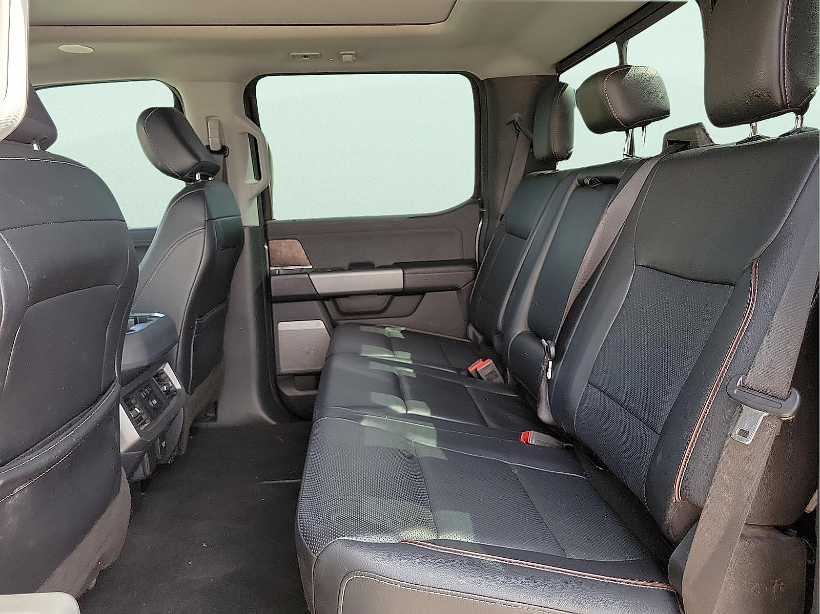 Used 2023 Ford F250 Lariat w/ Lariat Ultimate Package AWD/4WD image 8