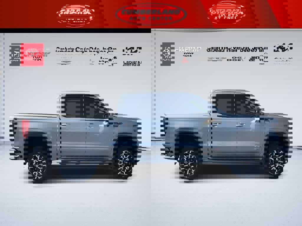 Used 2024 GMC Sierra 1500 AT4 w/ Technology Package image 9