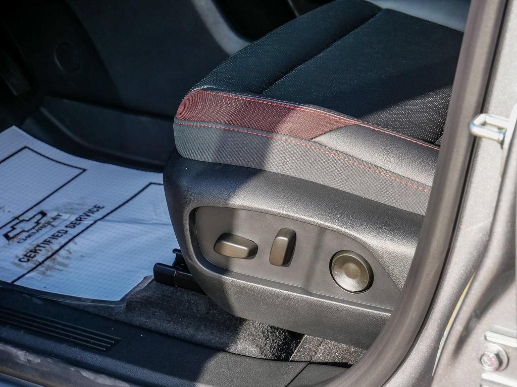 New 2027 Chevrolet Equinox RS w/ Safety and Technology Package FWD image 33
