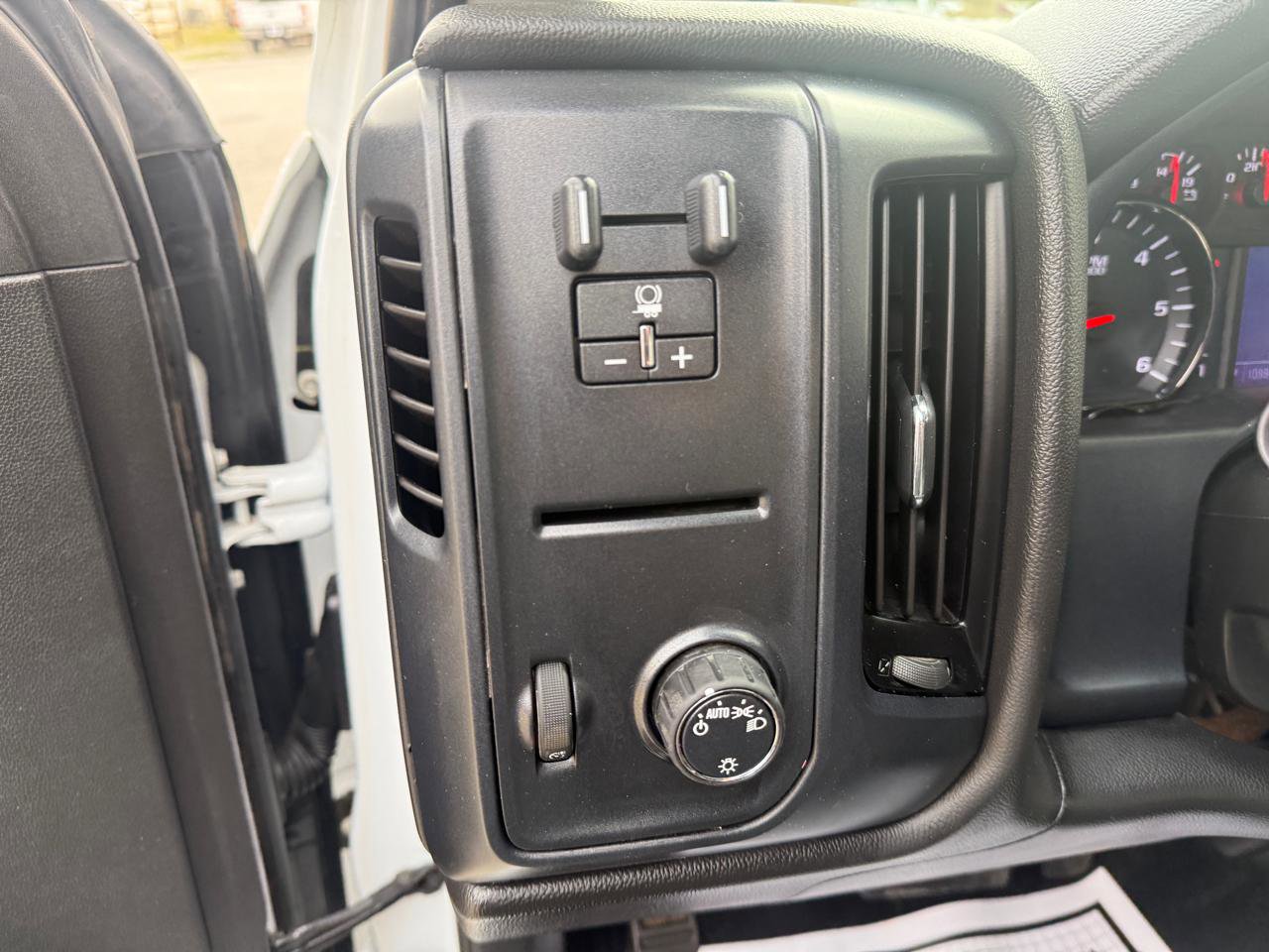 Used 2019 Chevrolet Silverado 2500 W/T image 17