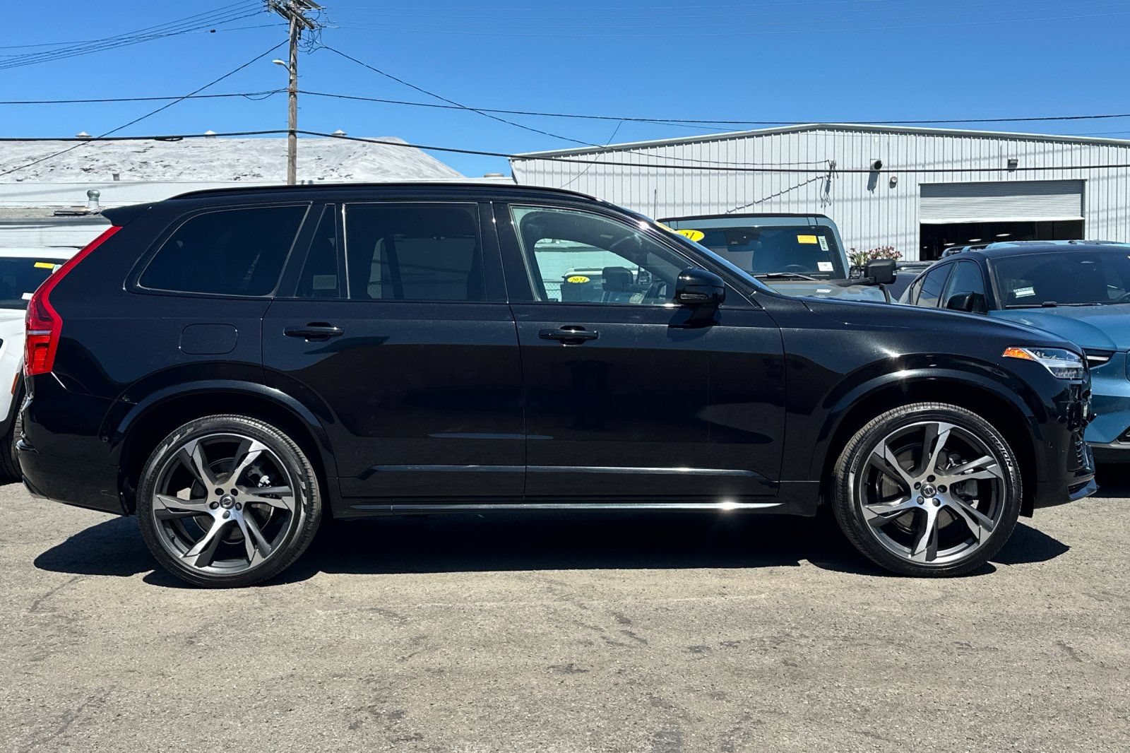 Used 2021 Volvo XC90 T8 R-Design w/ Advanced Package AWD/4WD image 8