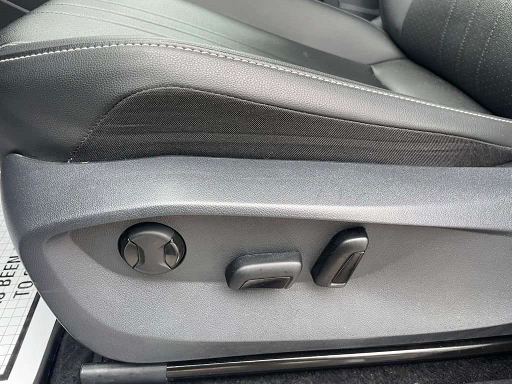 Used 2024 Volkswagen Tiguan SE R-Line image 20