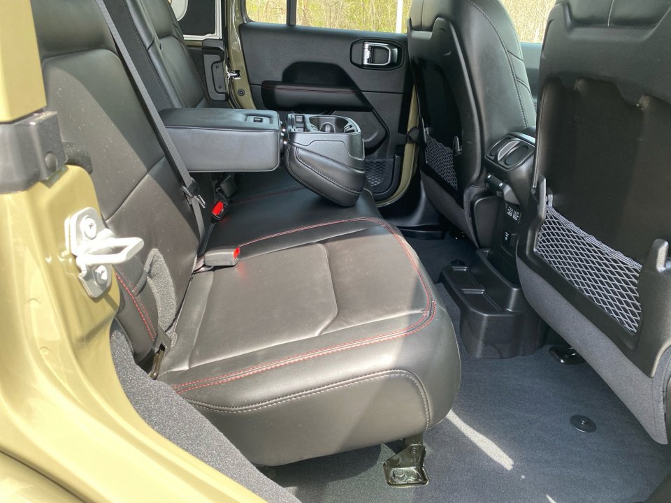 Used 2025 Jeep Wrangler Unlimited Rubicon image 33