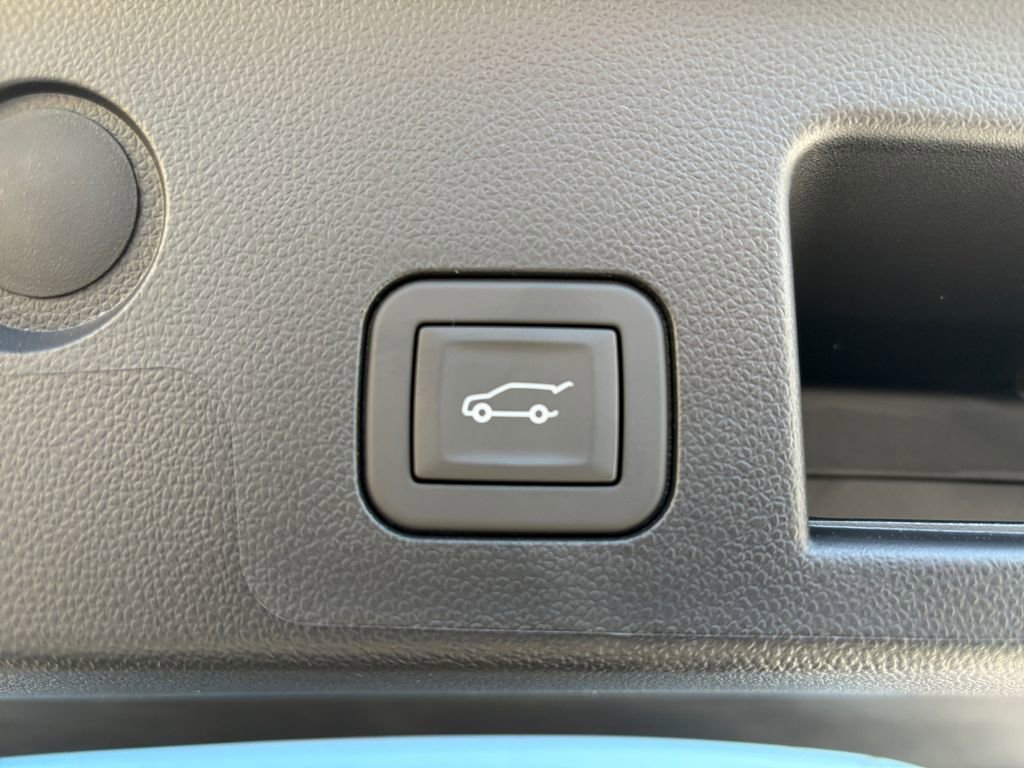 New 2026 Chevrolet Equinox ACTIV w/ Safety and Technology Package AWD/4WD image 11