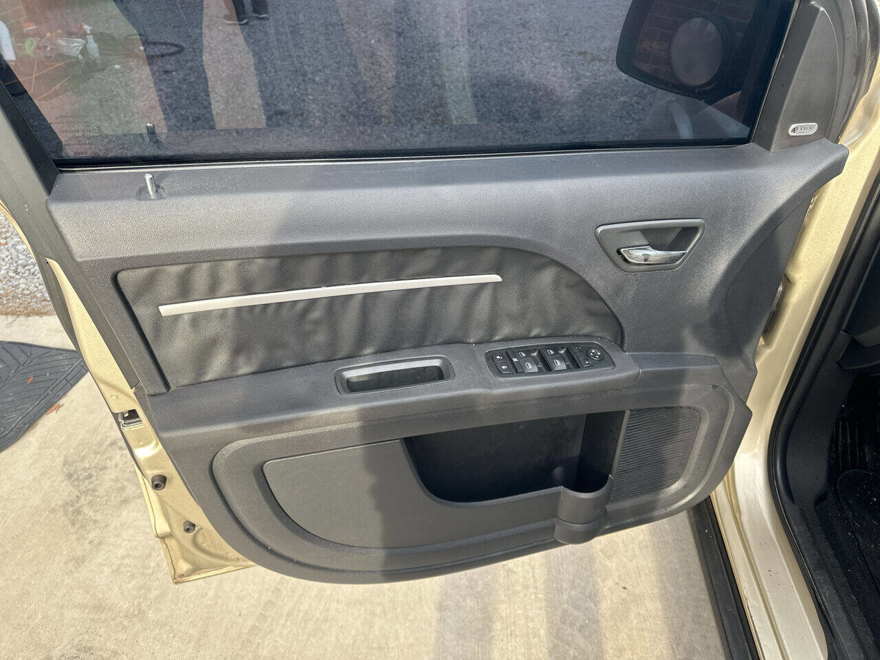 Used 2010 Dodge Journey SXT w/ Rear Seat Video Group image 10