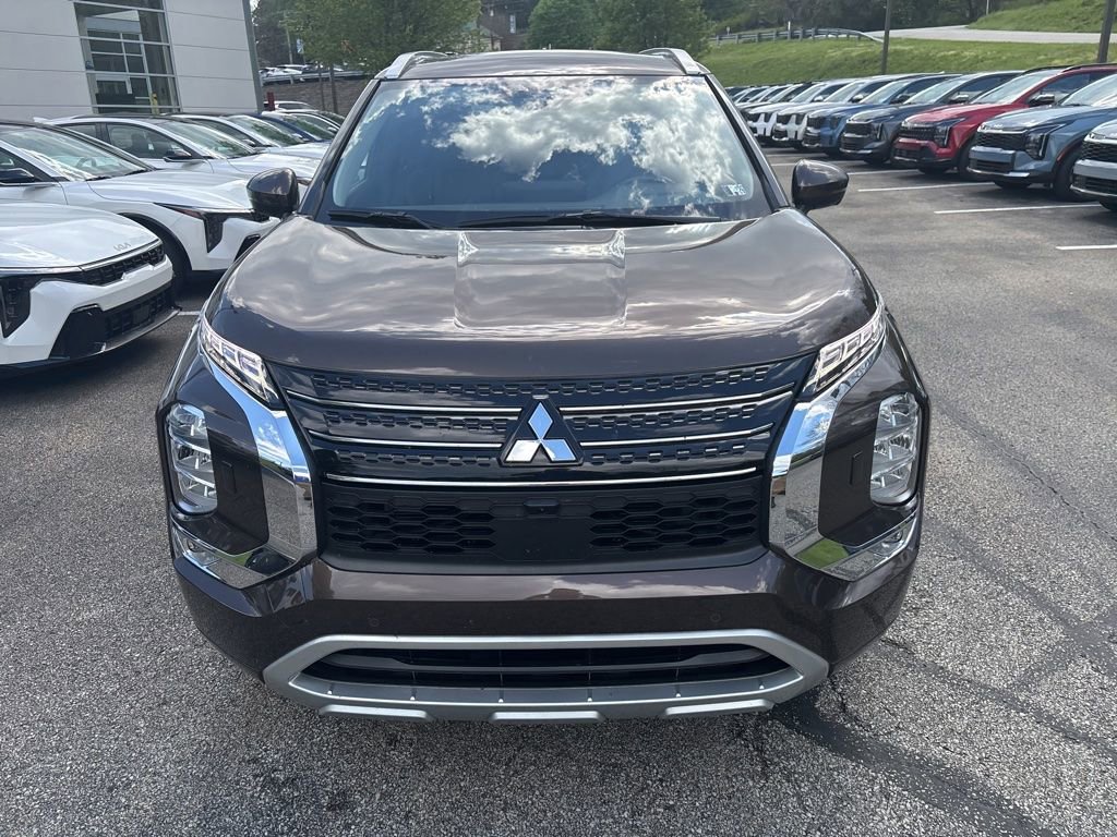 Used 2022 Mitsubishi Outlander SEL AWD/4WD image 2