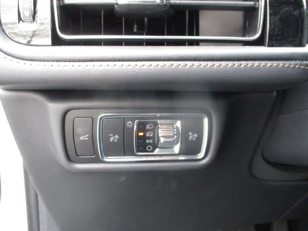 Used 2025 Lincoln Aviator Reserve w/ Equipment Group 201A image 6