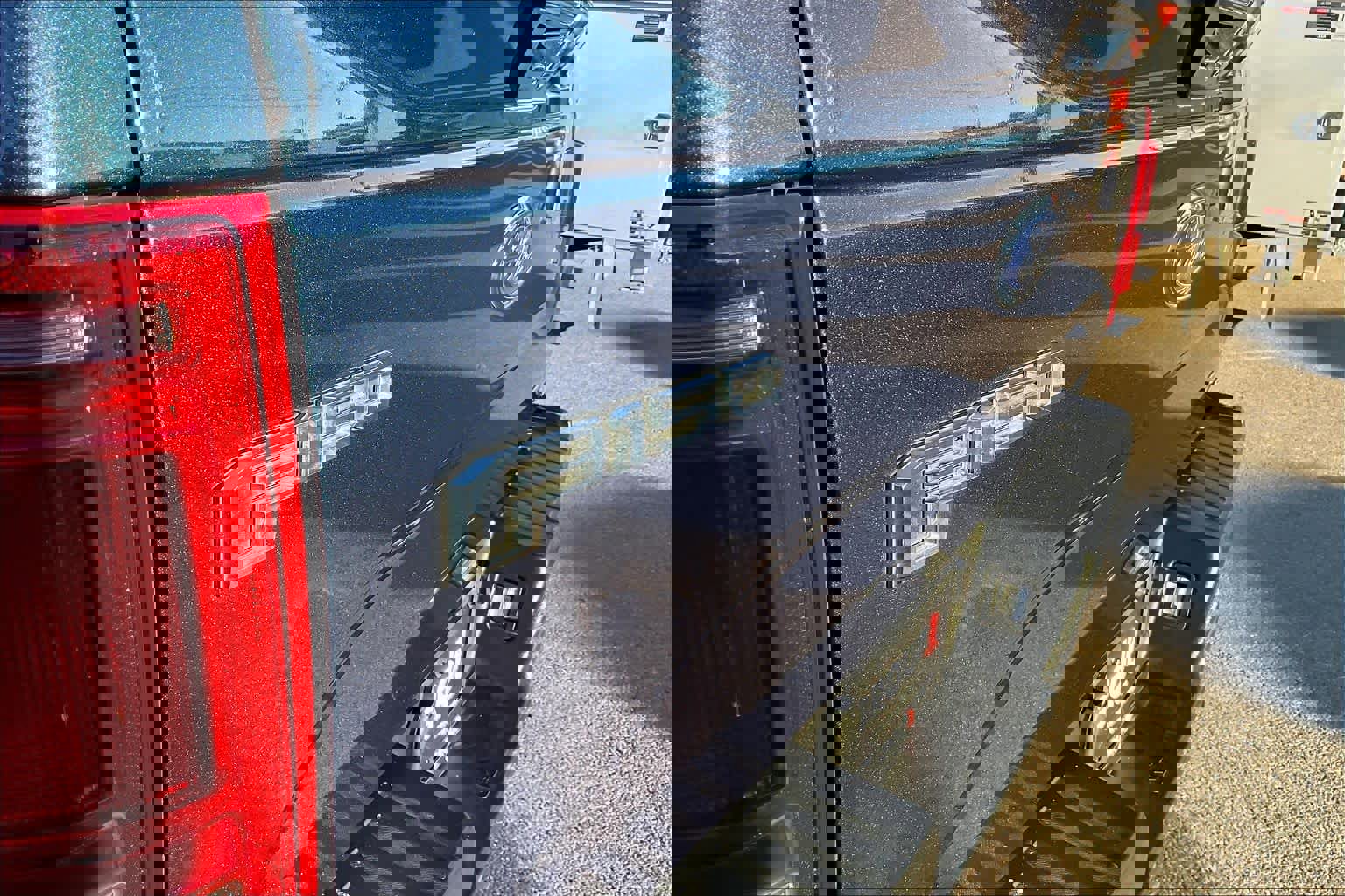 Used 2016 Ford F150 Lariat image 28