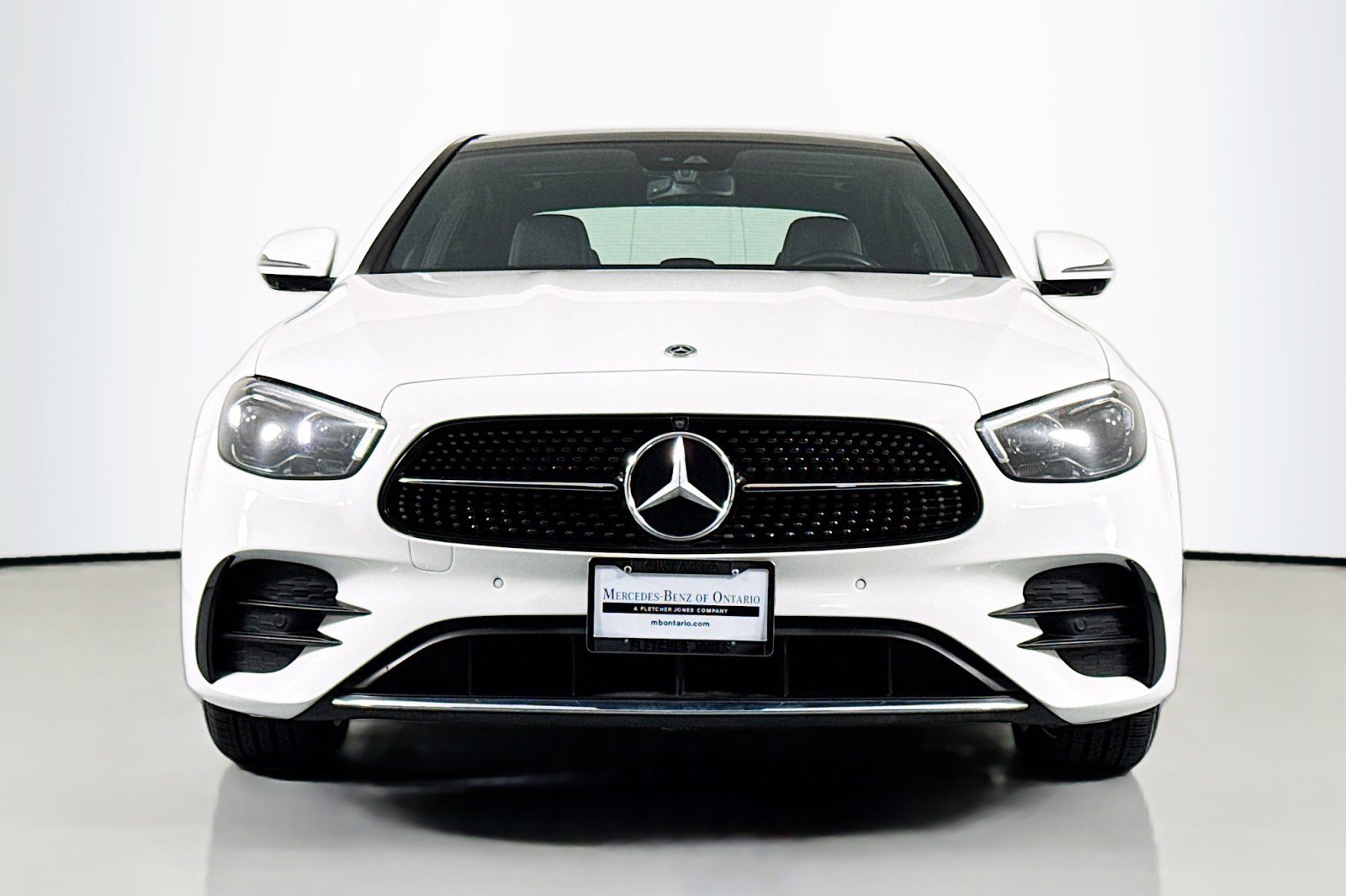 Used 2022 Mercedes-Benz E 350 4MATIC Sedan image 3