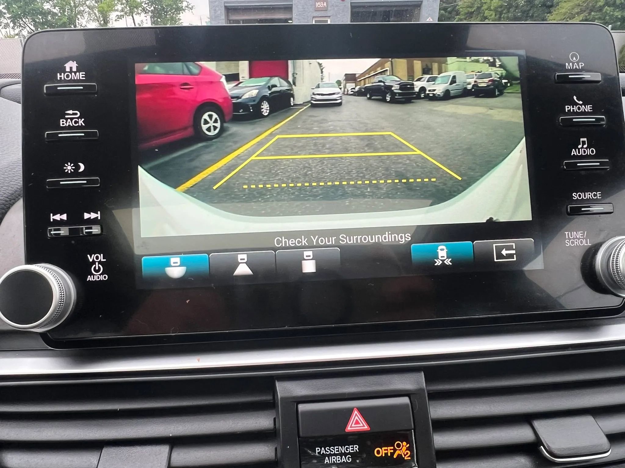 Used 2020 Honda Accord Touring image 25