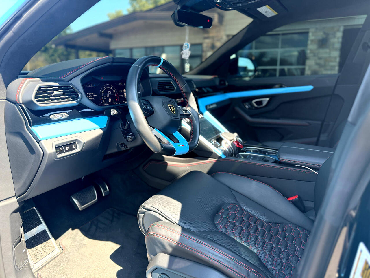 Used 2022 Lamborghini Urus image 11