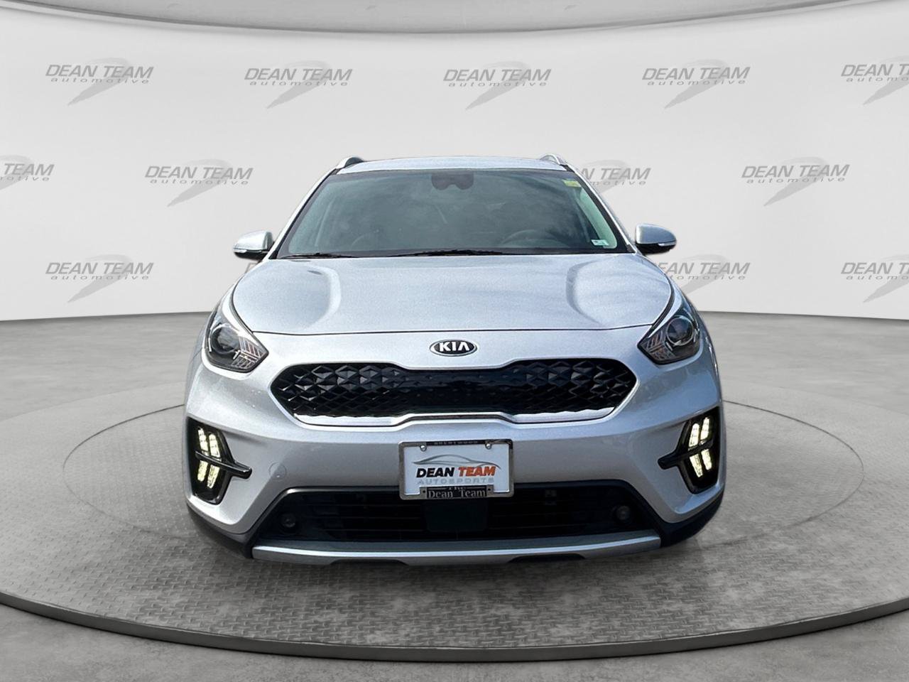 Used 2021 Kia Niro EX FWD image 2