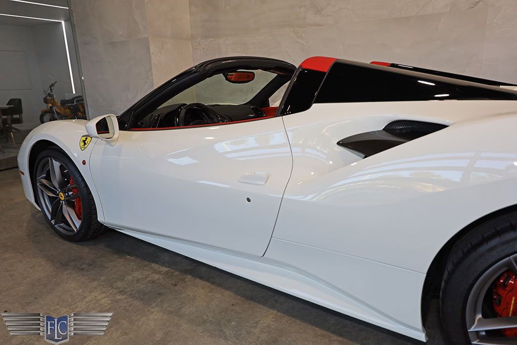 Used 2019 Ferrari 488 Spider image 11