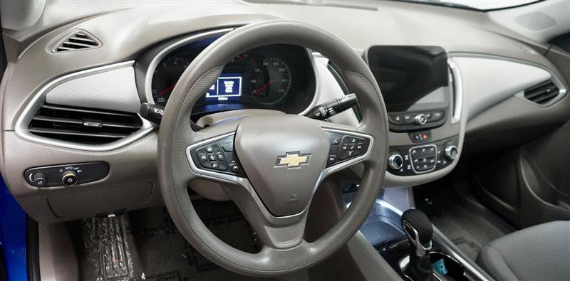 Used 2023 Chevrolet Malibu LT FWD image 11