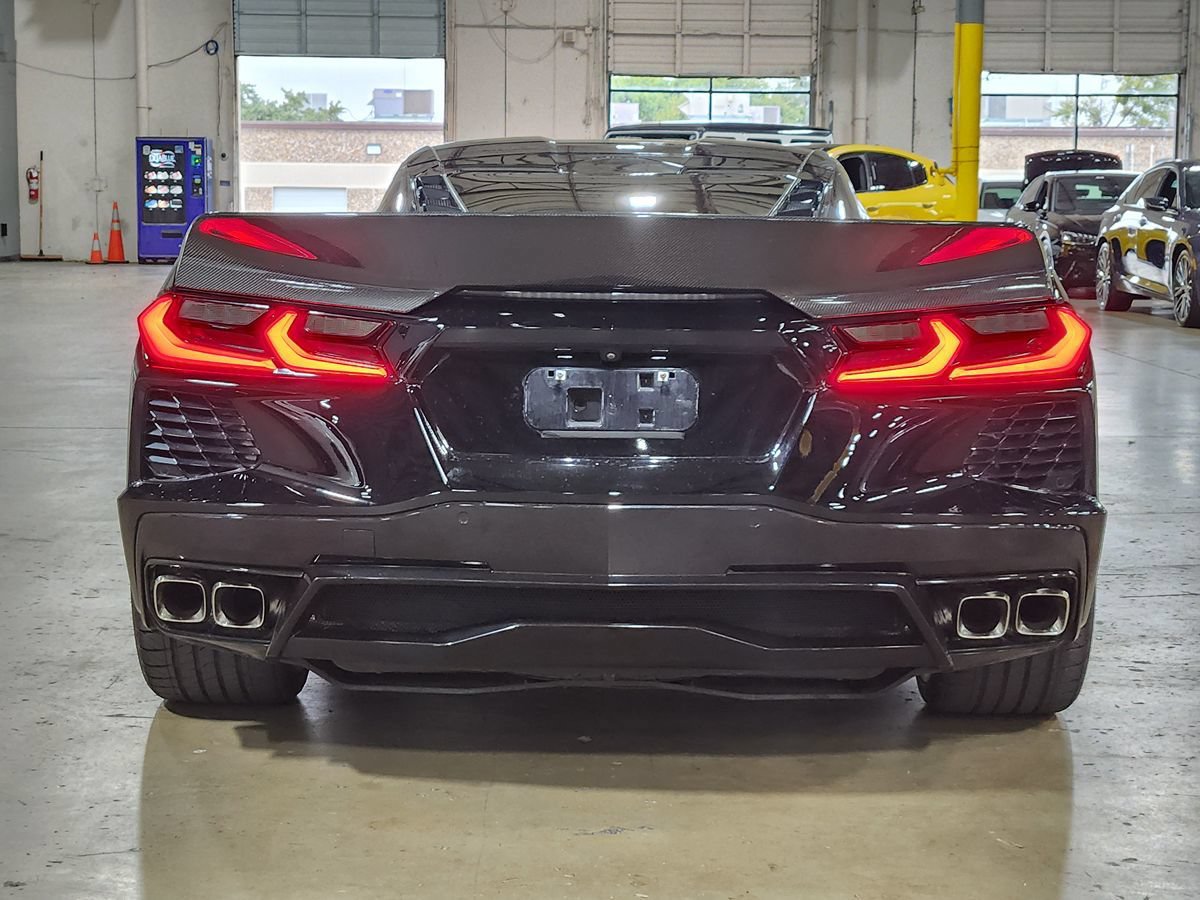 Used 2021 Chevrolet Corvette Stingray Coupe w/ Z51 Performance Package RWD image 10