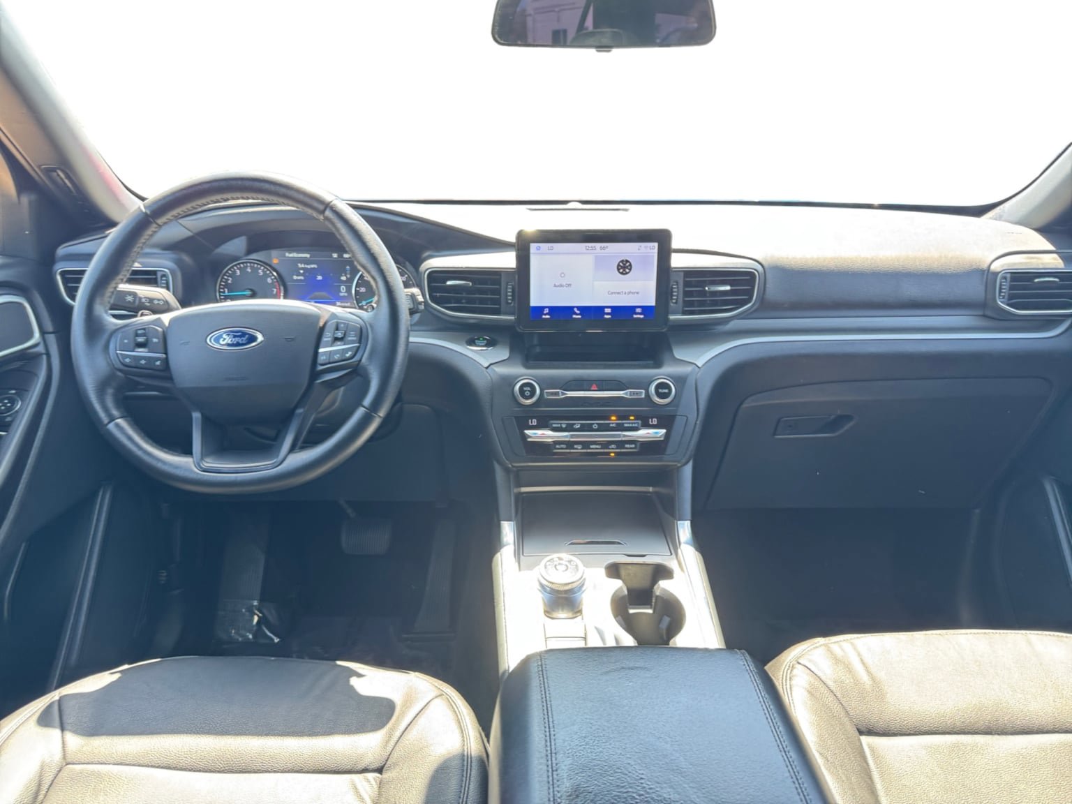 Used 2020 Ford Explorer XLT w/ Equipment Group 202A RWD image 12