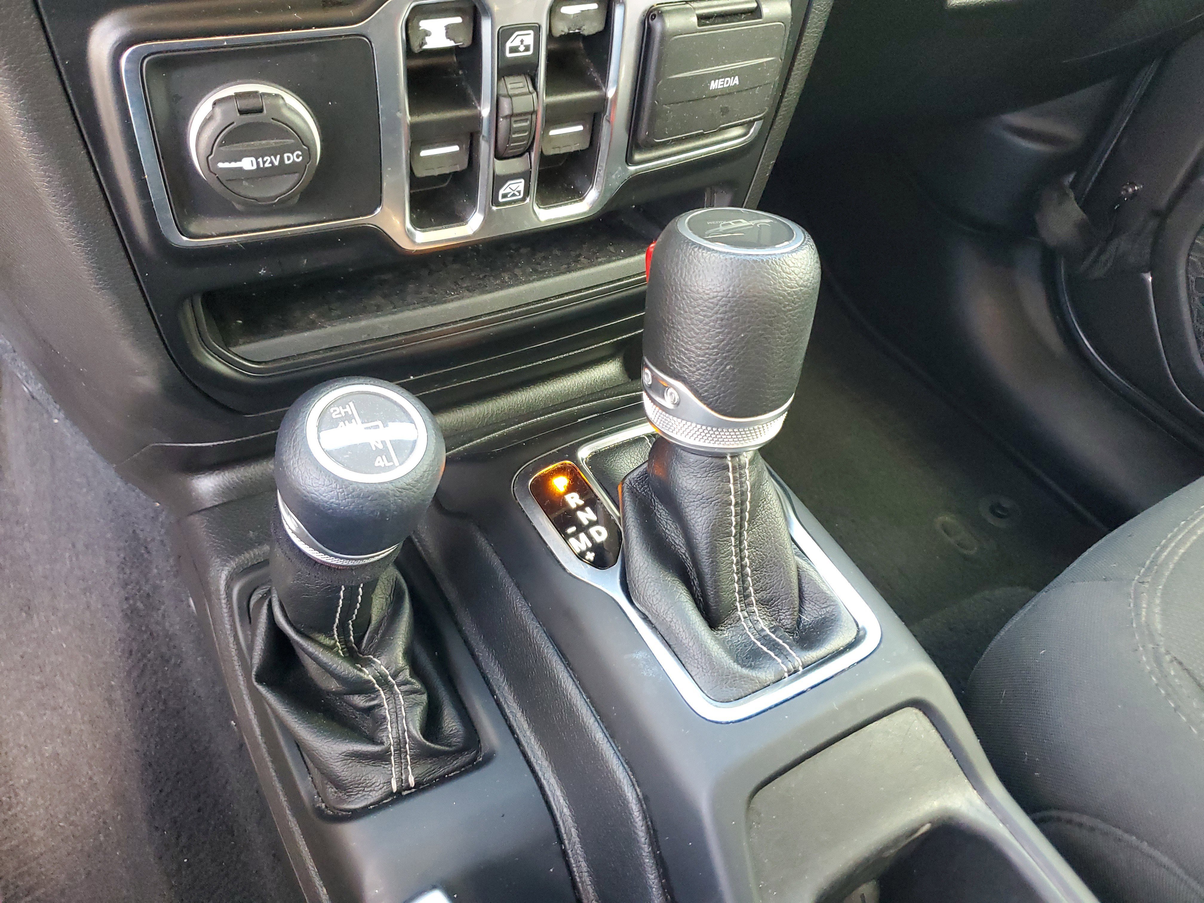 Used 2022 Jeep Gladiator Overland w/ Trailer Tow Package image 24