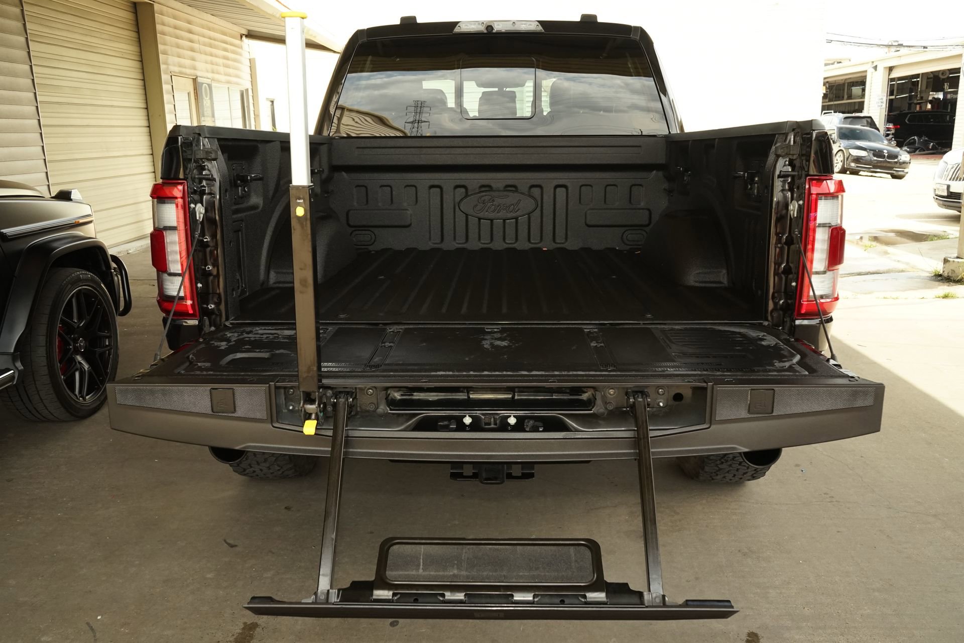 Used 2023 Ford F150 Raptor AWD/4WD image 30