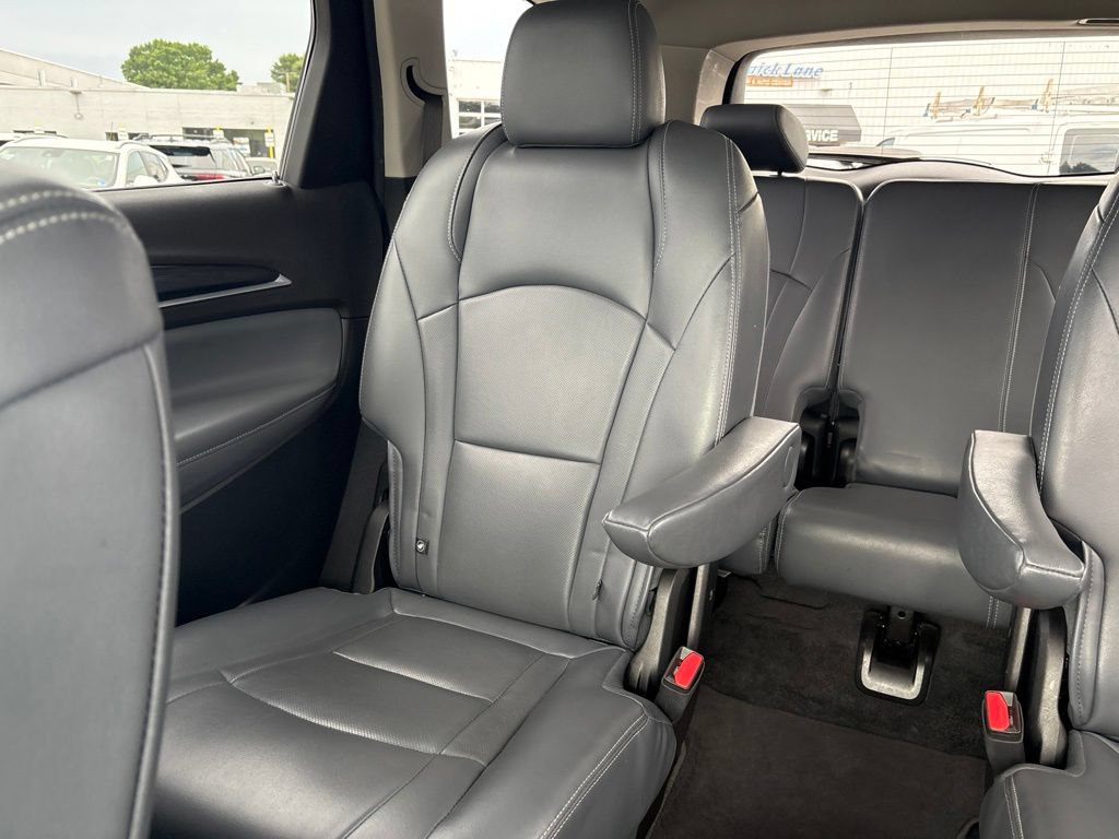 Used 2019 Buick Enclave Essence FWD image 12