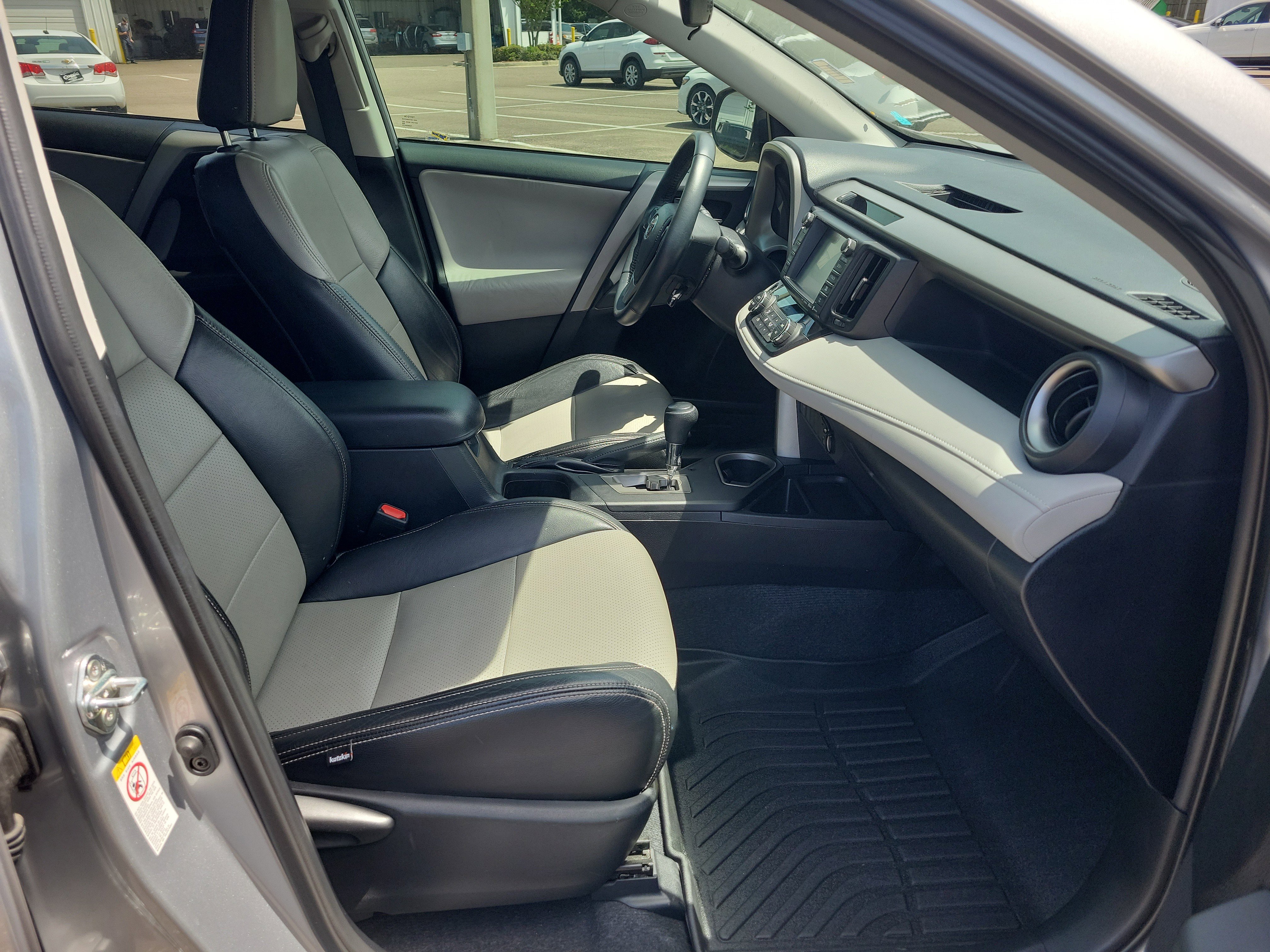 Used 2016 Toyota RAV4 XLE w/ Convenience Package image 18