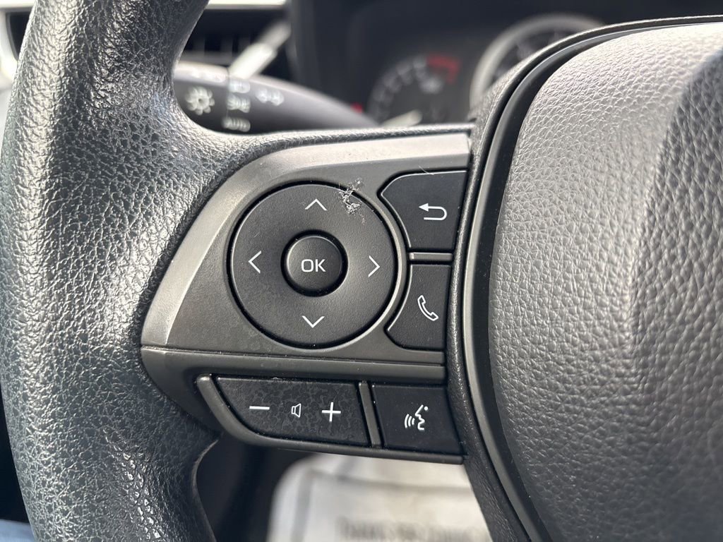 Used 2021 Toyota Corolla LE FWD image 17