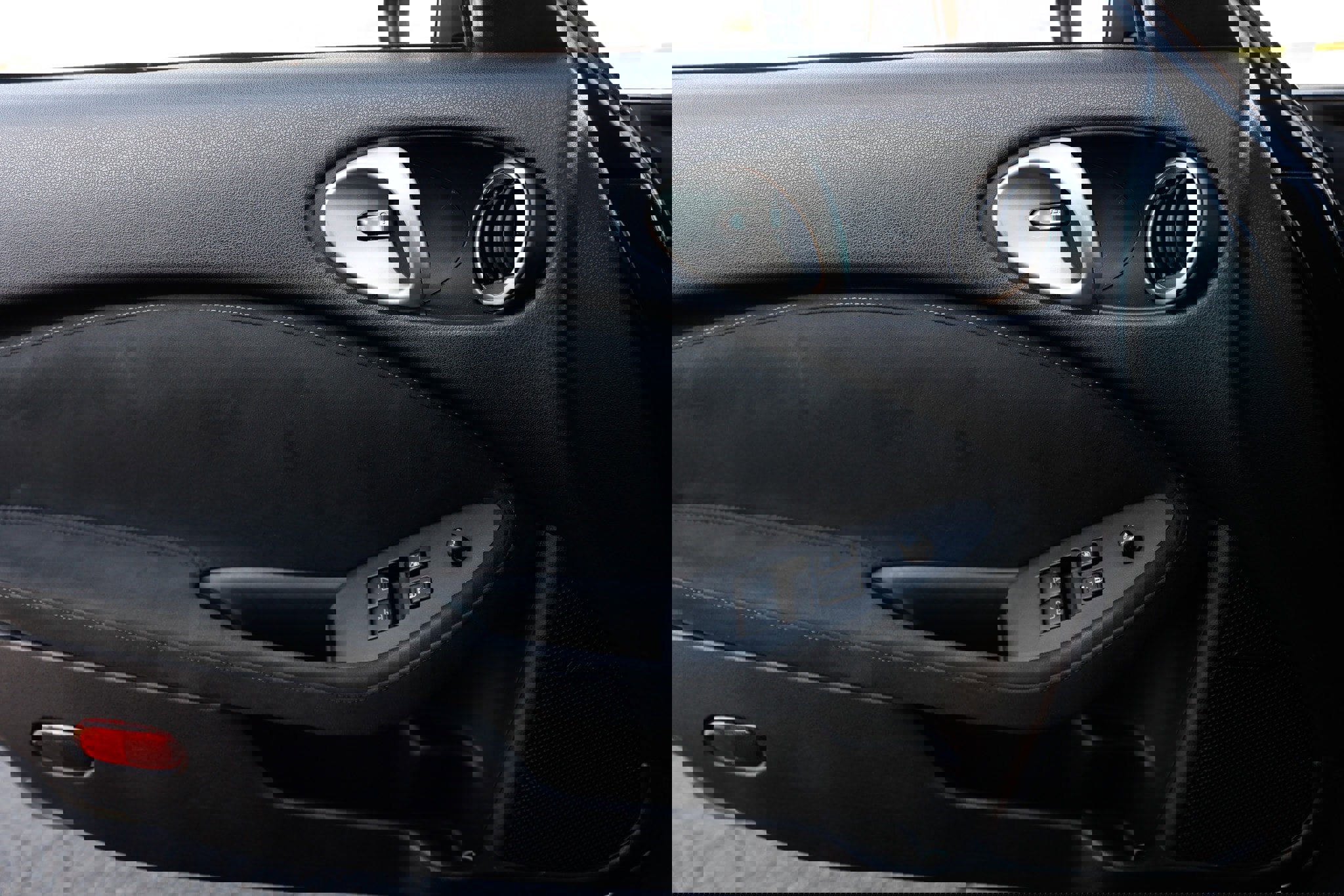 Used 2014 Nissan 370Z Touring w/ Sport Package image 42