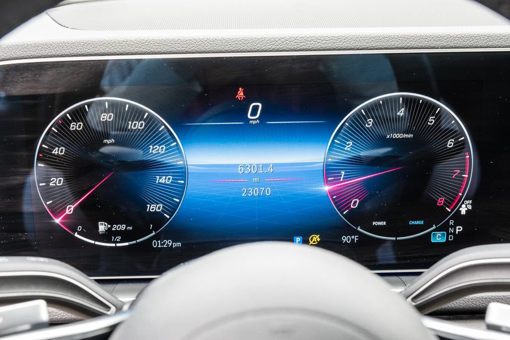 Used 2025 Mercedes-Benz GLE 350 4MATIC image 2