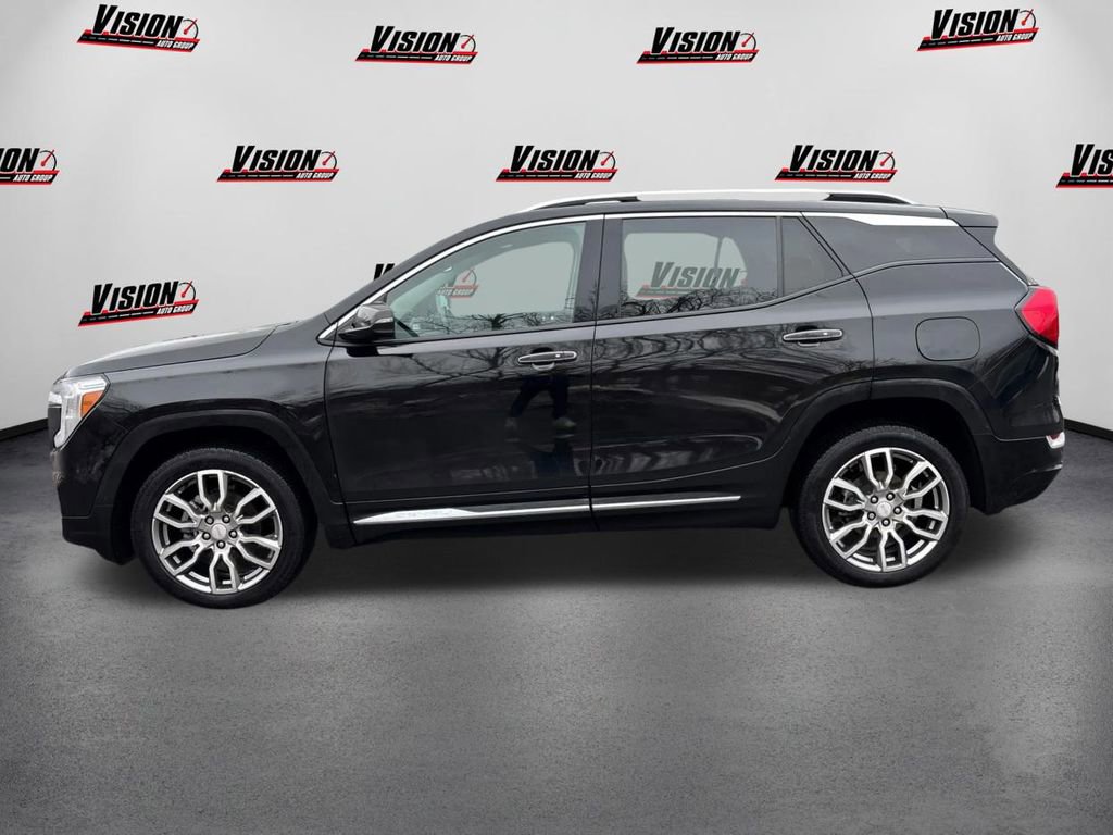 Used 2024 GMC Terrain Denali image 8