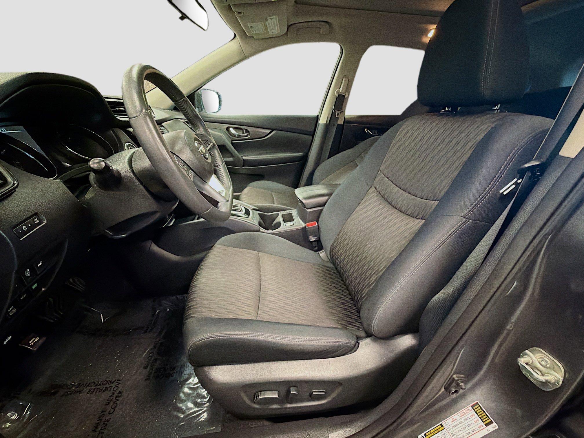 Used 2017 Nissan Rogue SV w/ Sun & Sound Touring Package AWD/4WD image 13