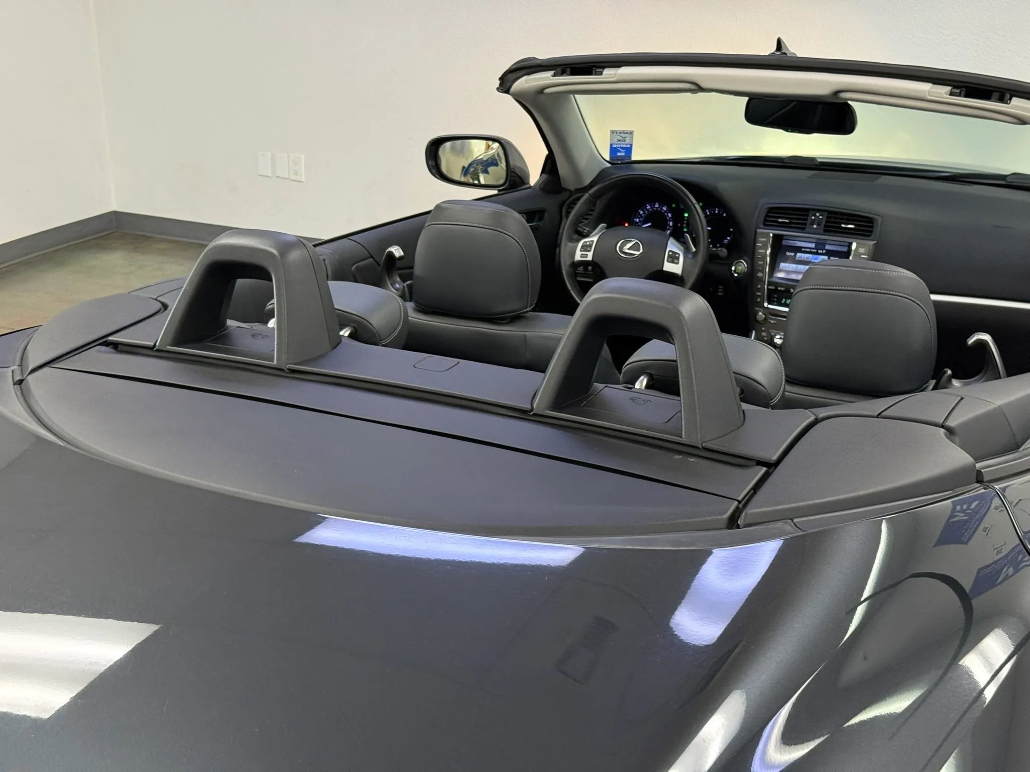 Used 2011 Lexus IS 250C w/ Luxury Pkg RWD image 15