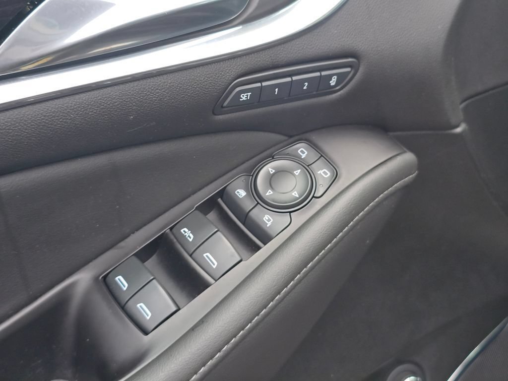 Used 2020 Buick Enclave Avenir w/ Avenir Technology Package AWD/4WD image 24