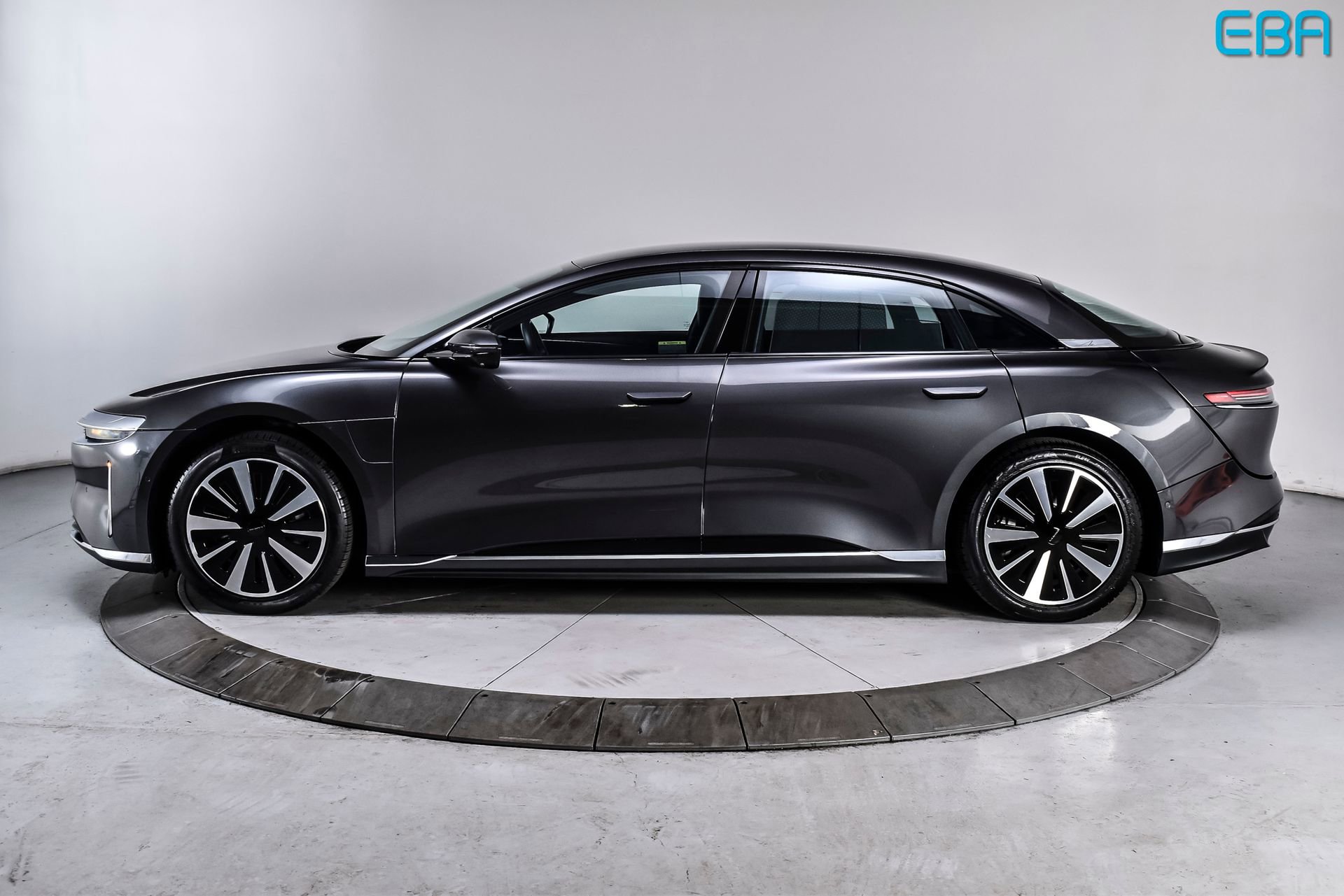Used 2024 Lucid Air Touring AWD/4WD image 3