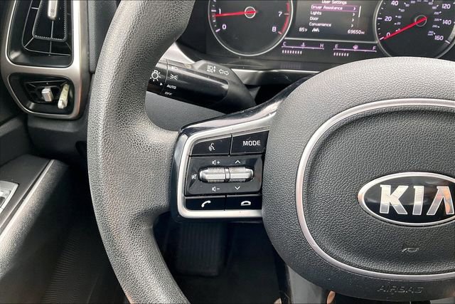 Used 2021 Kia Sorento LX FWD image 16