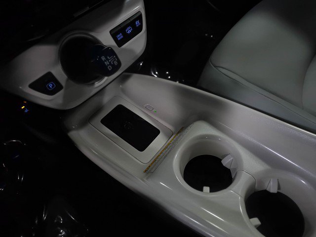 Used 2018 Toyota Prius Prime Advanced image 29