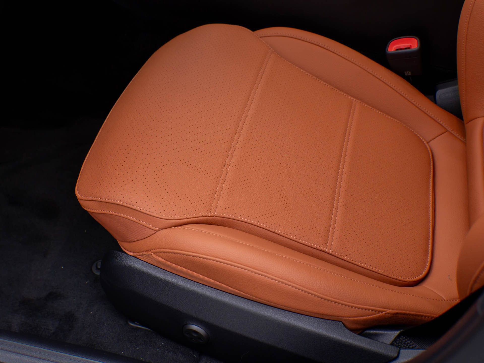 New 2026 Mercedes-Benz C 300 4MATIC Sedan image 18