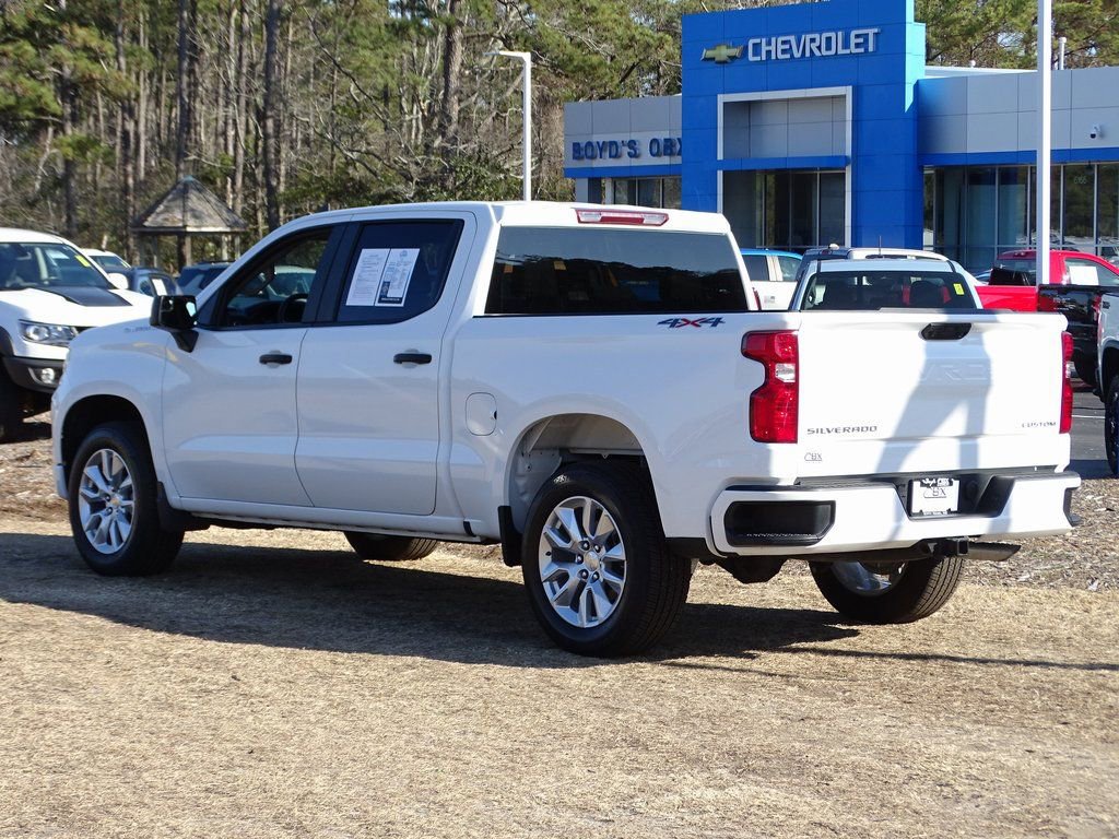 Used 2024 Chevrolet Silverado 1500 Custom image 4