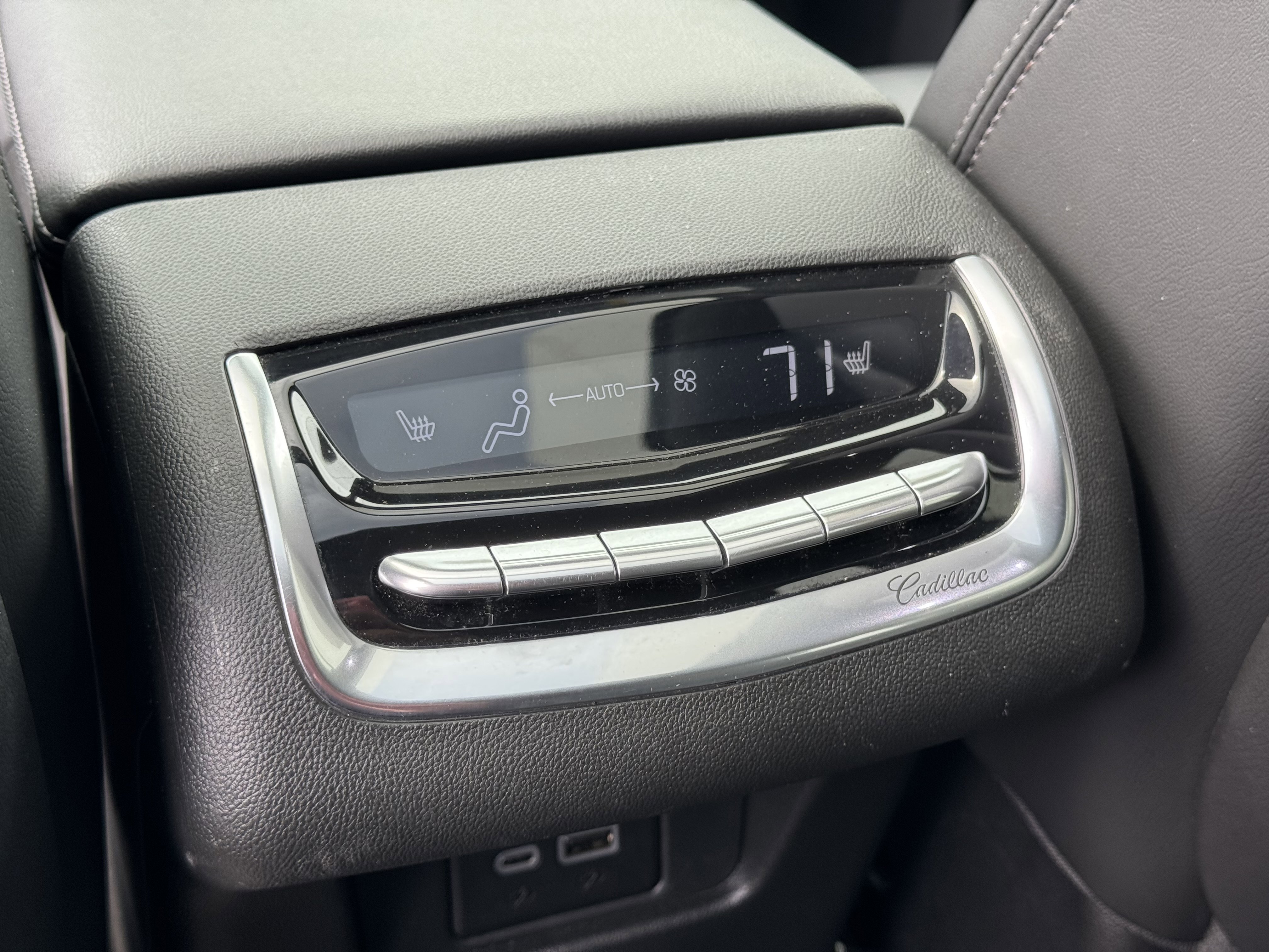 Certified 2024 Cadillac XT6 Premium Luxury image 15