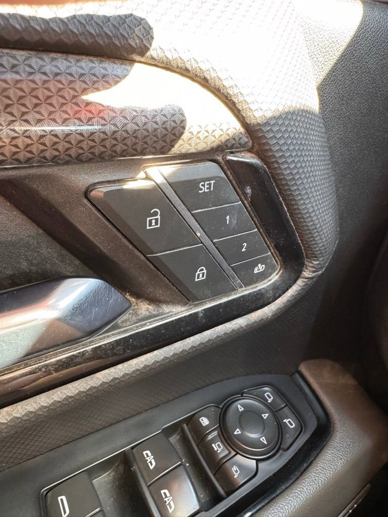 Used 2024 Chevrolet Silverado 2500 ZR2 w/ Technology Package image 25