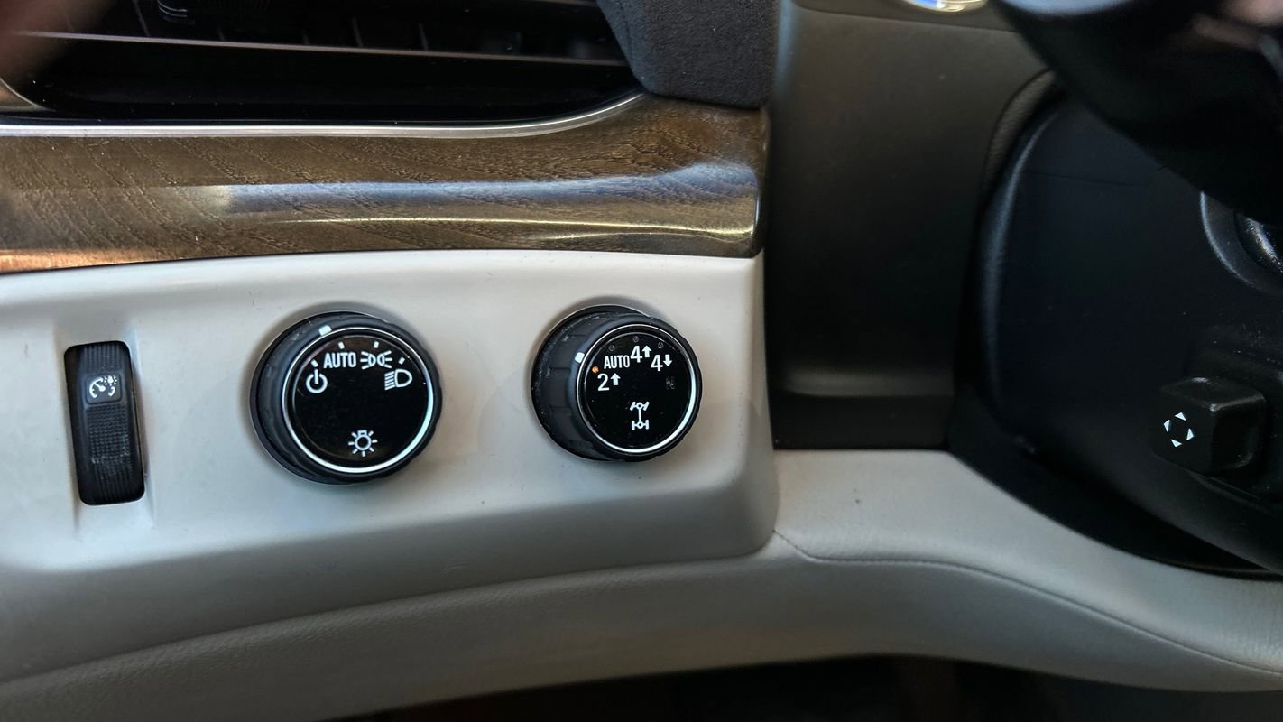 Used 2019 Cadillac Escalade ESV Luxury image 35