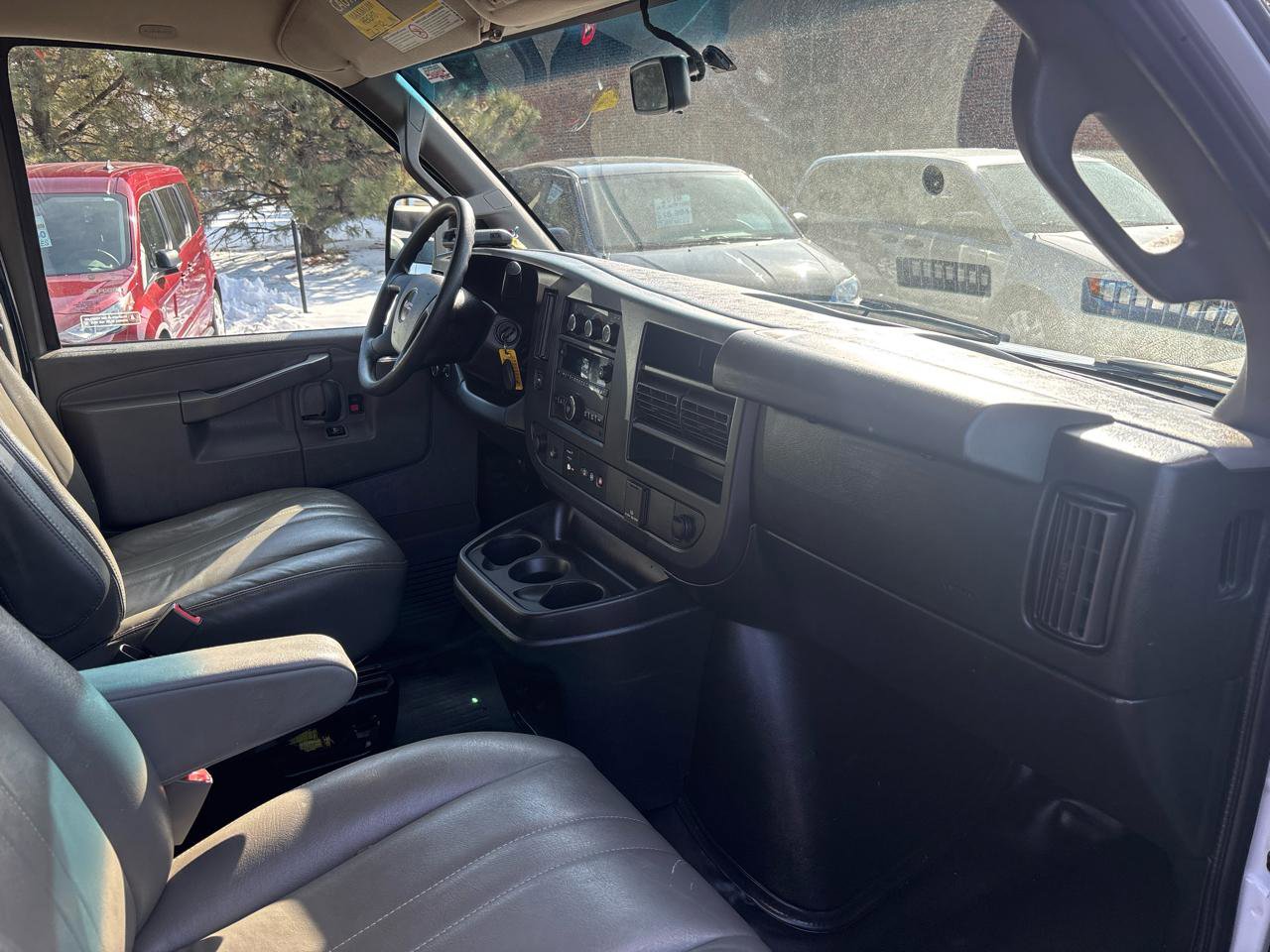 Used 2018 GMC Savana 3500 LS w/ Cold Climate Package image 25