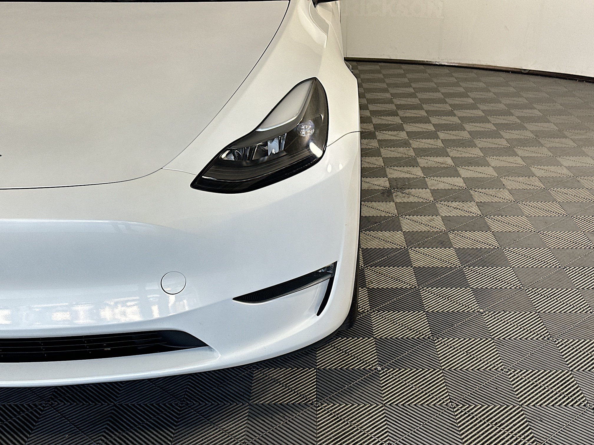 Used 2024 Tesla Model Y Long Range AWD/4WD image 9